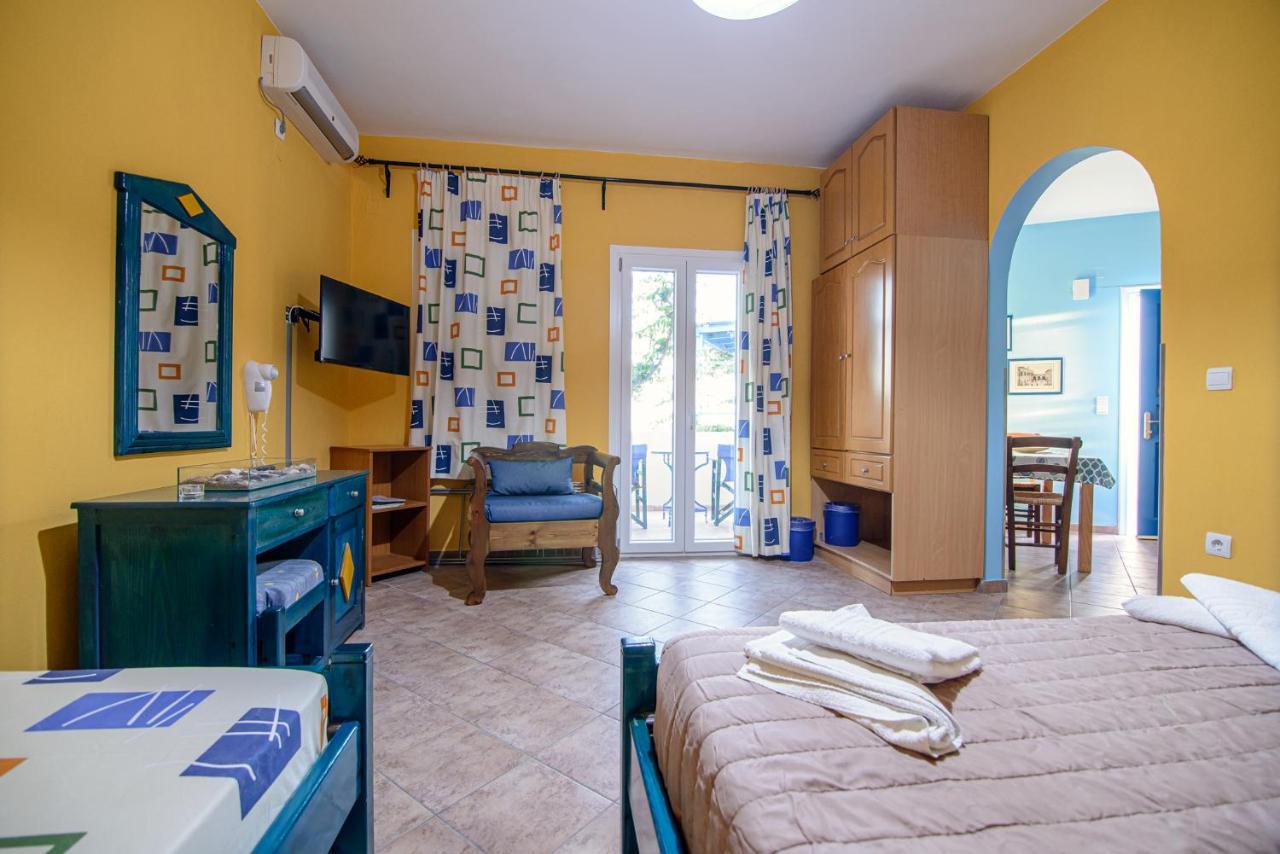Atlantica Apartments Меґалохорі Екстер'єр фото